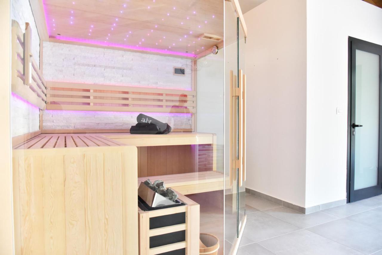 Villa Lux Nina With Six Bedrooms, Private Pool, Sauna Задар Екстериор снимка