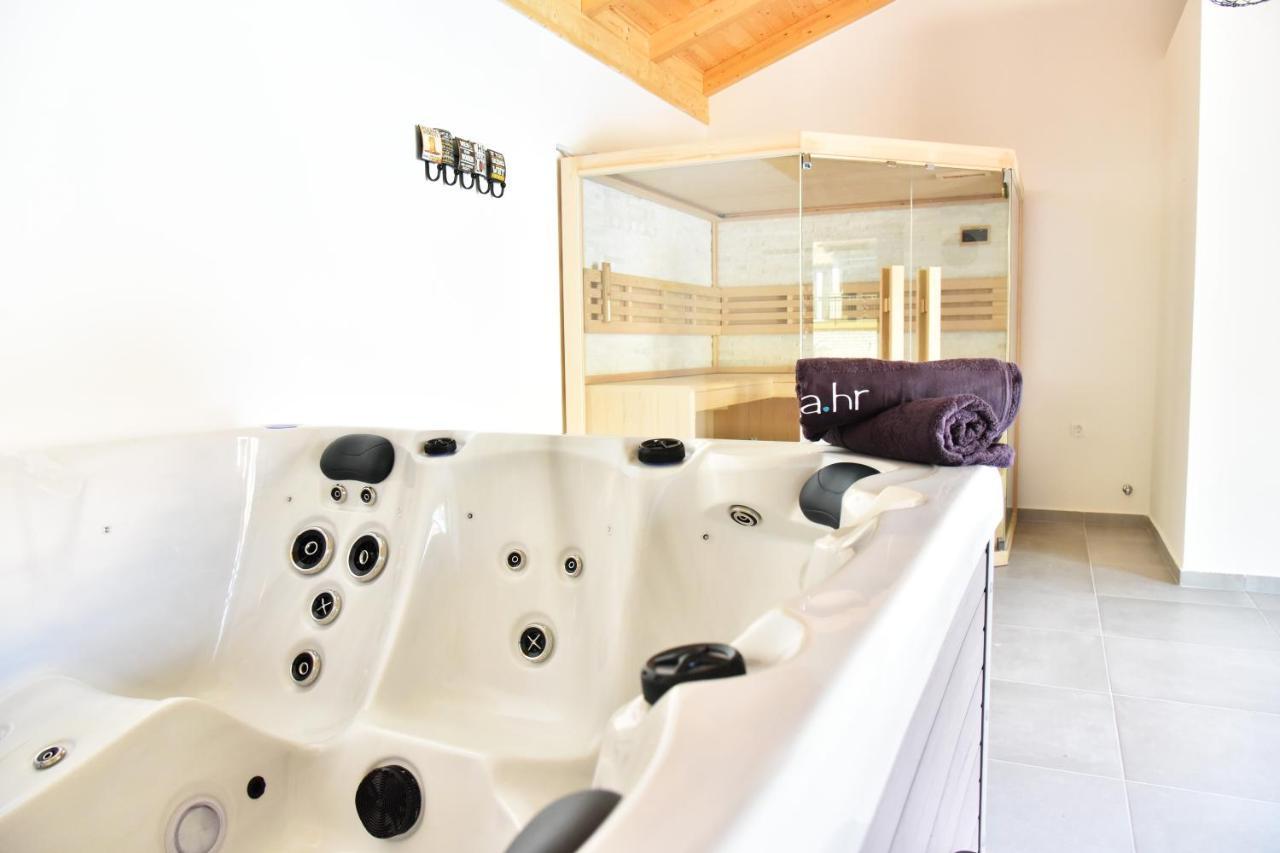 Villa Lux Nina With Six Bedrooms, Private Pool, Sauna Задар Екстериор снимка